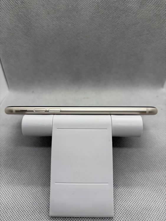 ���ϥԥͥ��ͥå� SIM�ե꡼ iPhoneSE ��3���� 64GB �Хåƥ꡼82% �������饤��