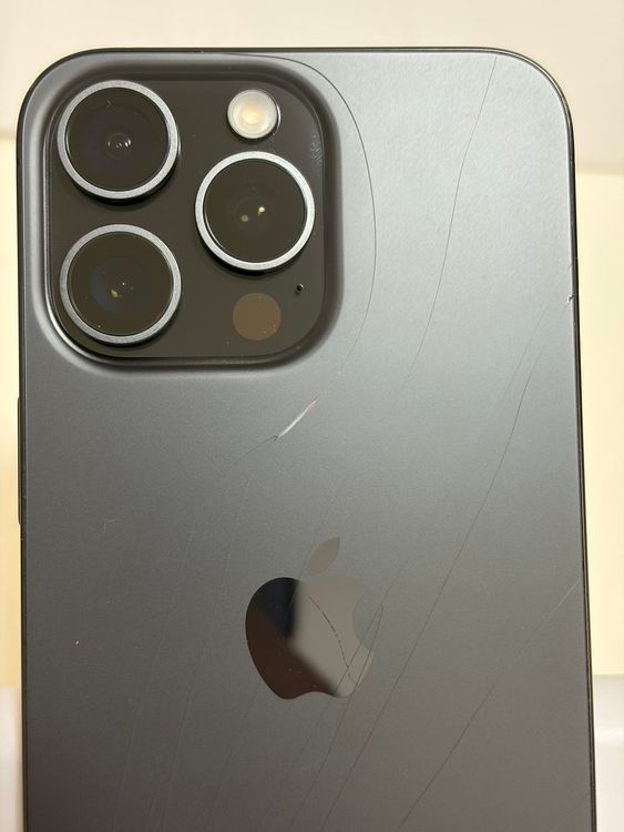 ���Хåƥ꡼82% SIM�ե꡼ iPhone15ProMax 256GB �֥�å������˥���