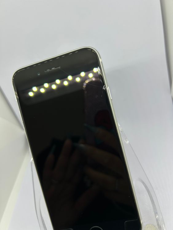 ��SIM�ե꡼ iPhoneSE��2����  64GB �ۥ磻�� �Хåƥ꡼89%