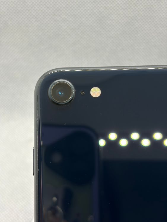 ���Хåƥ꡼87% Ķ���� SIM�ե꡼ iPhoneSE ��3���� 64GB �ߥåɥʥ���