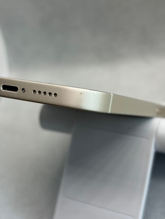 ���Хåƥ꡼85% SIM�ե꡼ iPhone14 128GB �������饤��