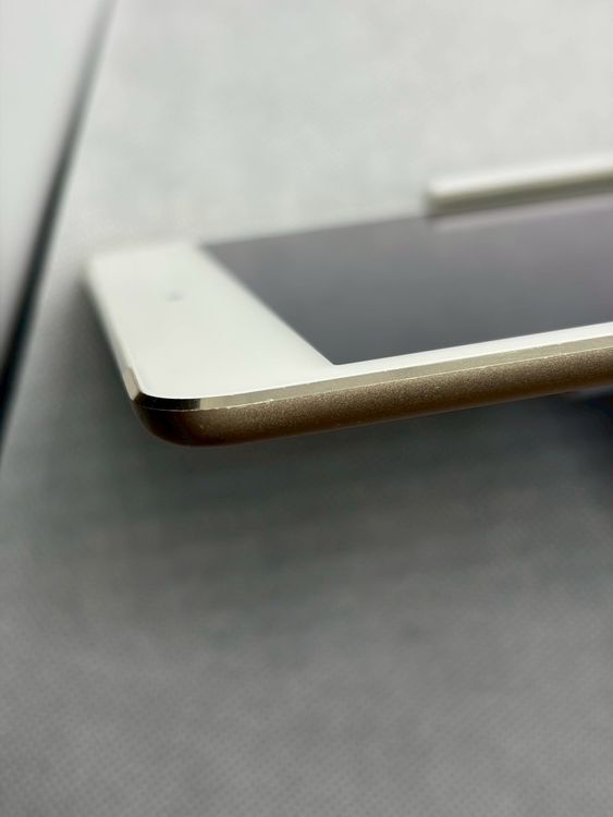 ��SIM�ե꡼ iPad mini ��4���� 32GB �������
