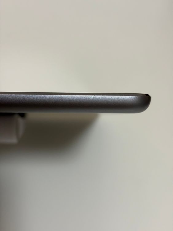 ���Хåƥ꡼82% iPad Air 16GB ���졼 Wi-Fi��ǥ�