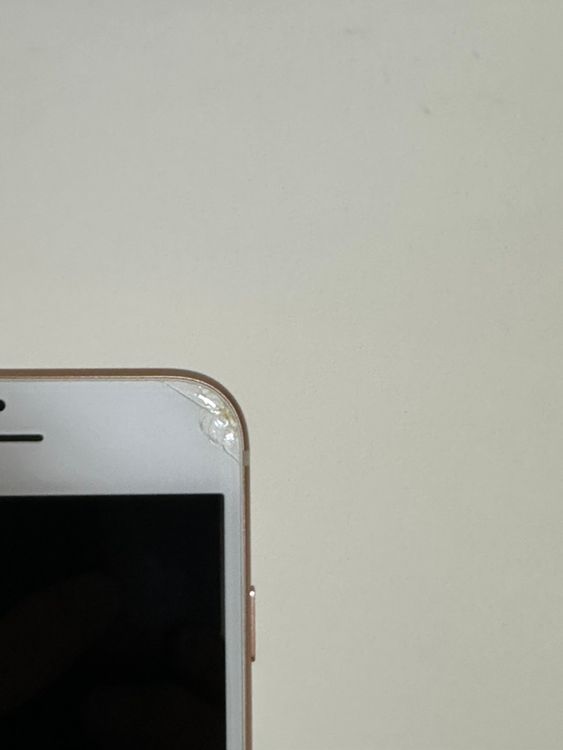 ���Хåƥ꡼82% SIM�ե꡼ iPhone8 64GB �������