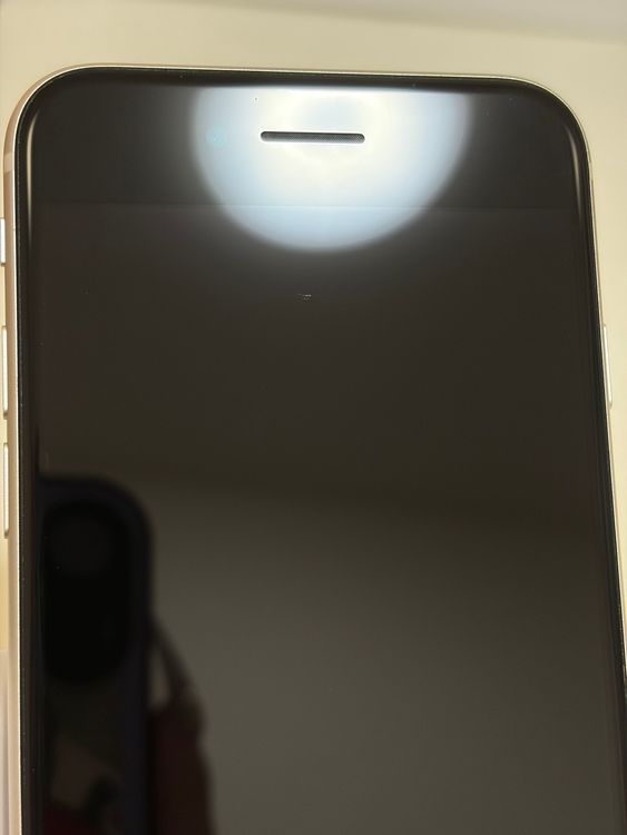 ���Хåƥ꡼85% Ķ���� SIM�ե꡼ iPhoneSE ��3���� 64GB �������饤��