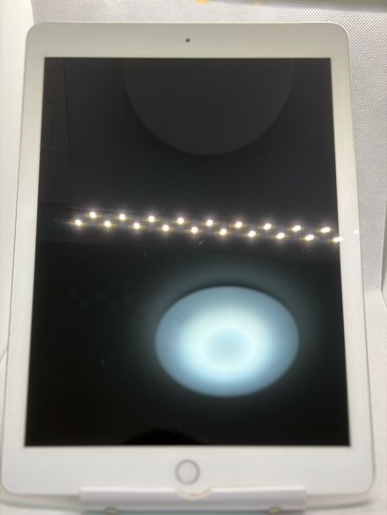 ��SIM�ե꡼ iPad ��6���� 32GB ����С�