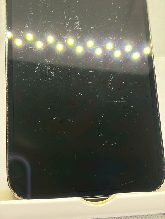 ���Хåƥ꡼100% SIM�ե꡼ iPhone13Pro 256GB ����ե�����