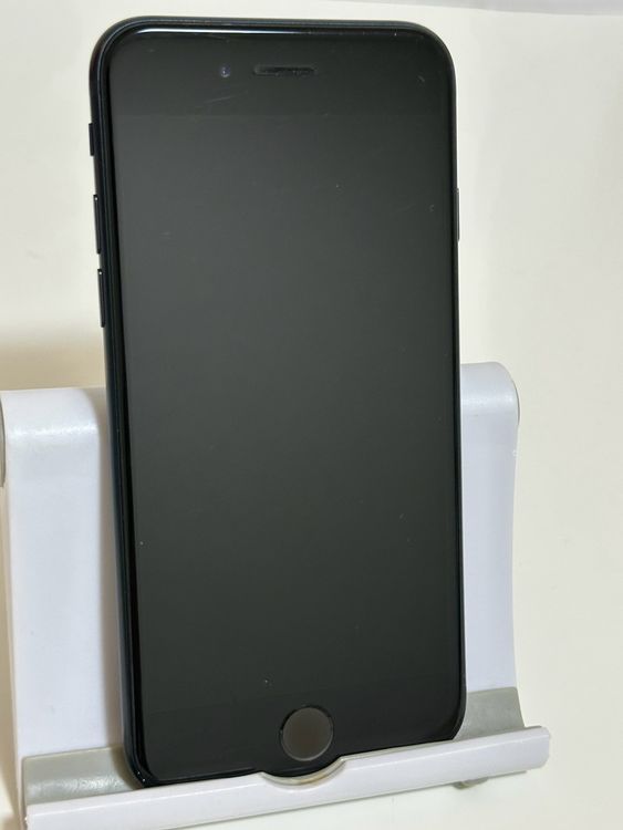 ���Хåƥ꡼84% SIM�ե꡼ iPhoneSE ��3���� 64GB �ߥåɥʥ���