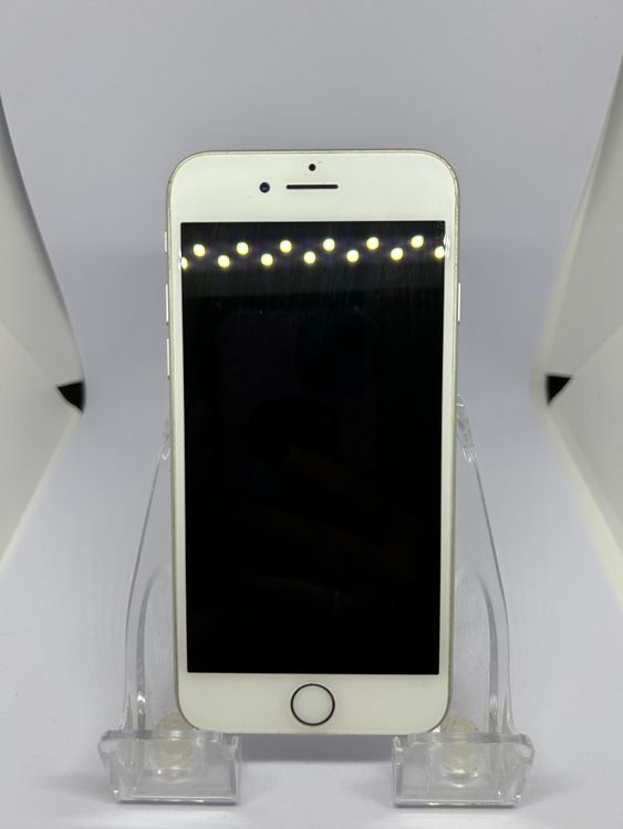 ��SIM�ե꡼ iPhone8  64GB ����С� �Хåƥ꡼82%%