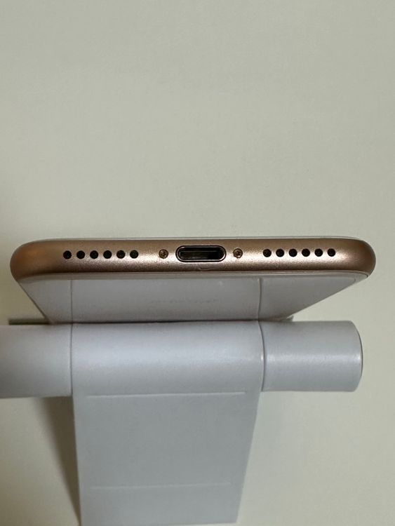 ��SIM�ե꡼ iPhone8 64GB �������