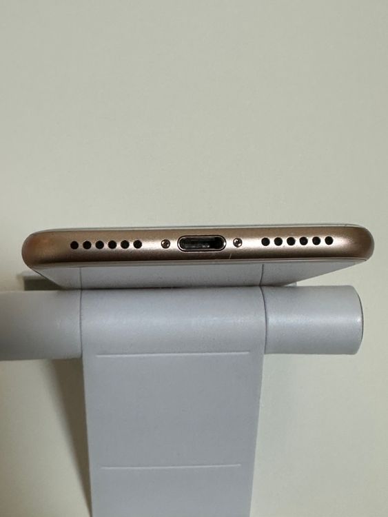 ��SIM�ե꡼ iPhone8 64GB �������