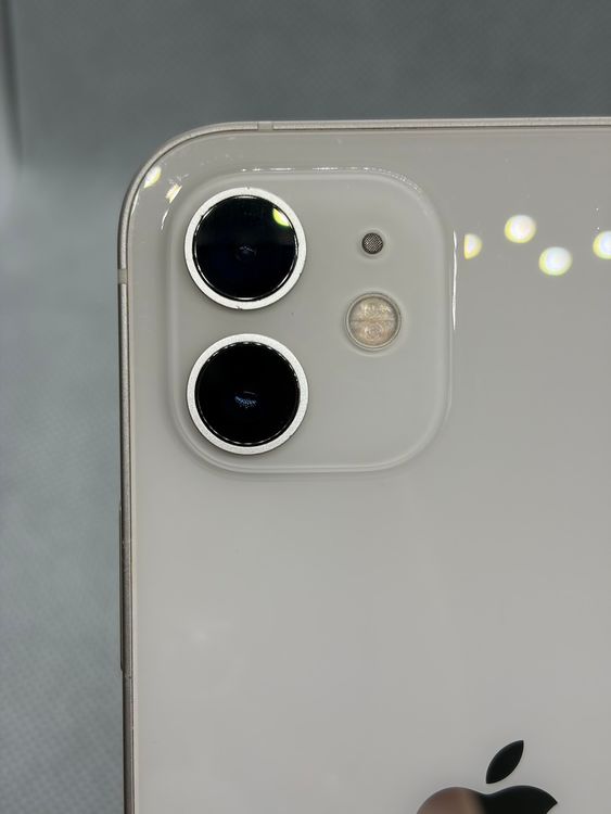 ���Хåƥ꡼81% SIM�ե꡼ iPhone12 128GB �ۥ磻��