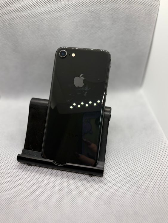 ���ϥԥͥ��ͥå� SIM�ե꡼ iPhone8 64GB ���졼 �Хåƥ꡼84%