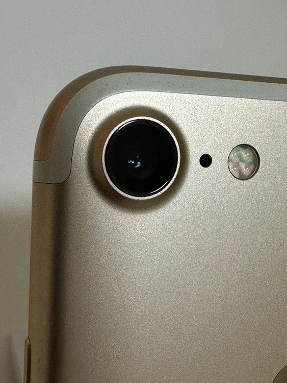 ���Хåƥ꡼88% SIM�ե꡼ iPhone7 32GB �������