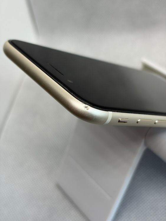 ���Хåƥ꡼87% SIM�ե꡼ iPhoneSE ��3���� 64GB �������饤��