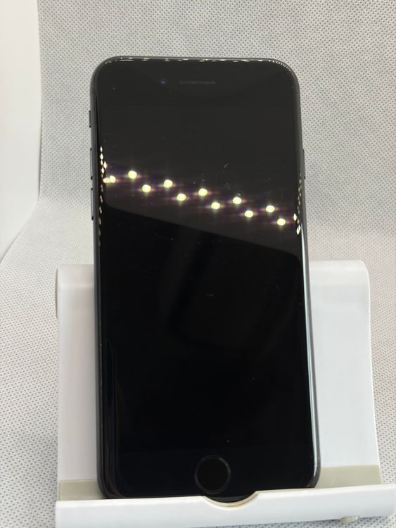 ���Хåƥ꡼90% SIM�ե꡼ iPhoneSE ��3���� 64GB �ߥåɥʥ���