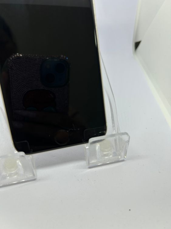 ��SIM�ե꡼ iPhoneSE��3����  64GB �������饤�� �Хåƥ꡼78%