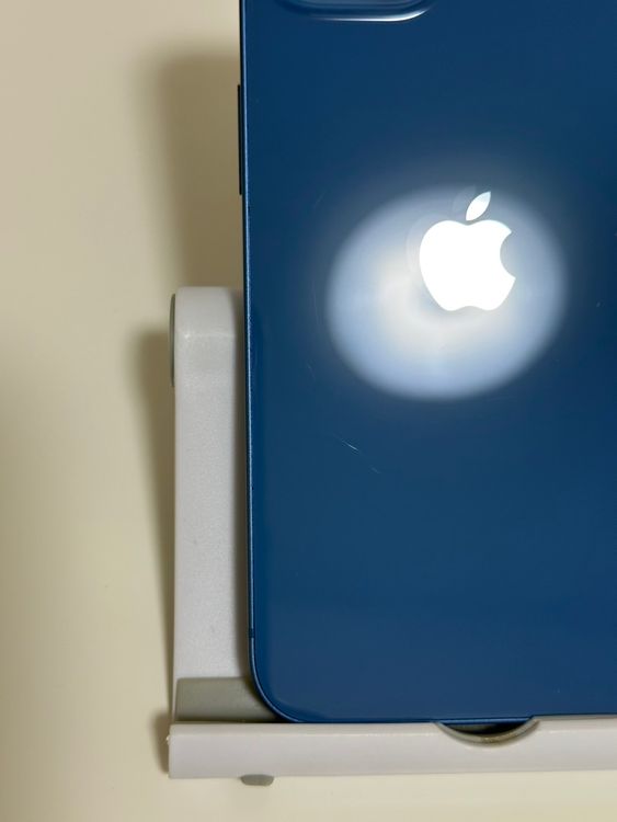 ���Хåƥ꡼81% SIM�ե꡼ iPhone13 128GB �֥롼