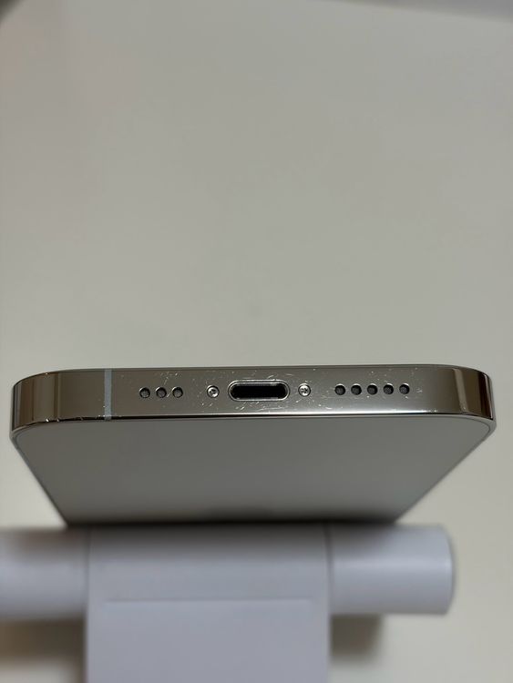 ���Хåƥ꡼80% SIM�ե꡼ iPhone13Pro 128GB ����С�