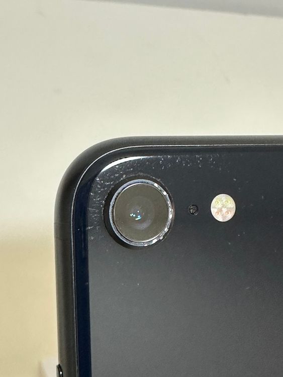 ��SIM�ե꡼ iPhoneSE ��3���� 128GB �ߥåɥʥ���
