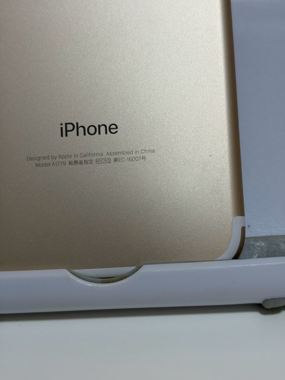 ���Хåƥ꡼84% SIM�ե꡼ iPhone7 32GB �������