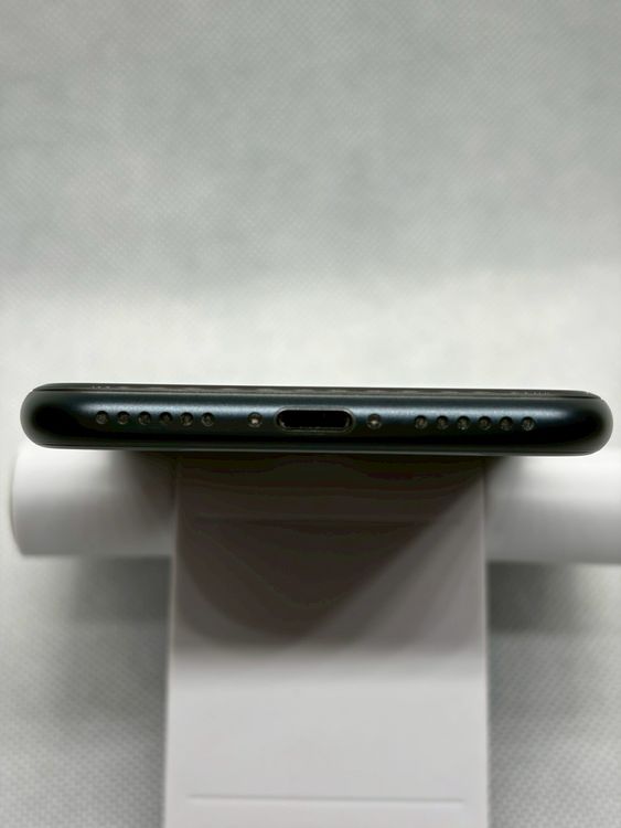 ���Хåƥ꡼88% Ķ���� SIM�ե꡼ iPhoneSE ��3���� 64GB �ߥåɥʥ���