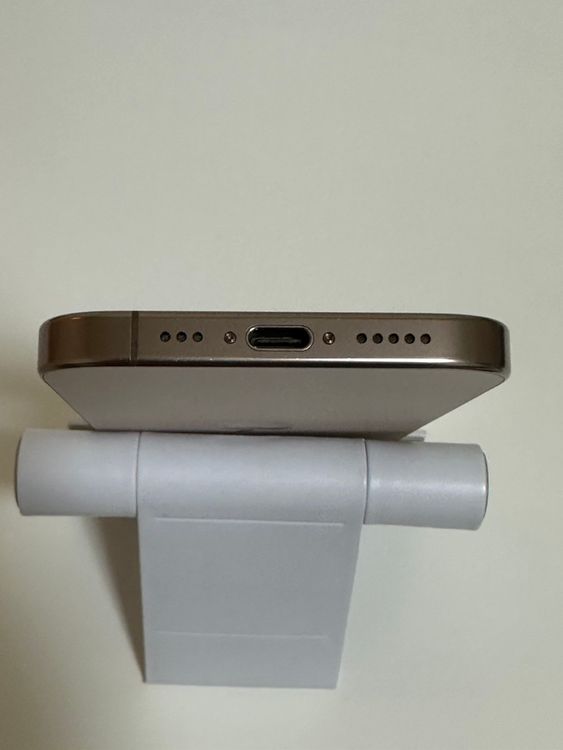 ��SIM�ե꡼ iPhone16Pro 256GB �ǥ����ȥ����˥���