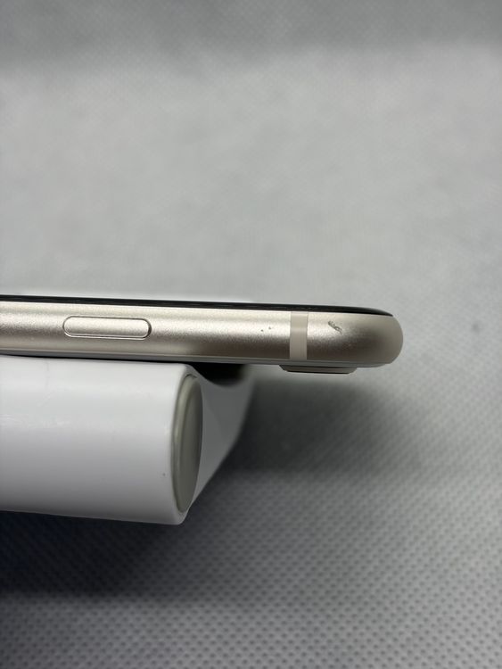 ���Хåƥ꡼84% SIM�ե꡼ iPhoneSE ��3���� 64GB �������饤��