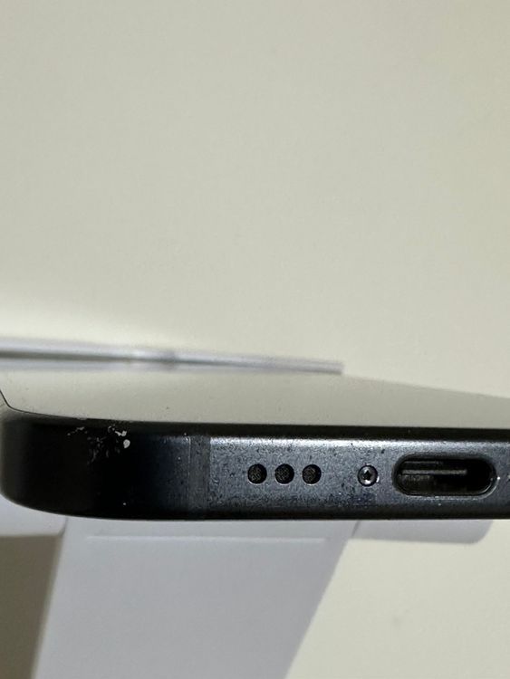 ���Хåƥ꡼85% SIM�ե꡼ iPhone15 128GB �֥�å�