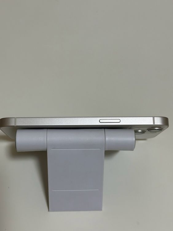 ���Хåƥ꡼100% Ķ���� SIM�ե꡼ iPhone13 128GB �������饤��