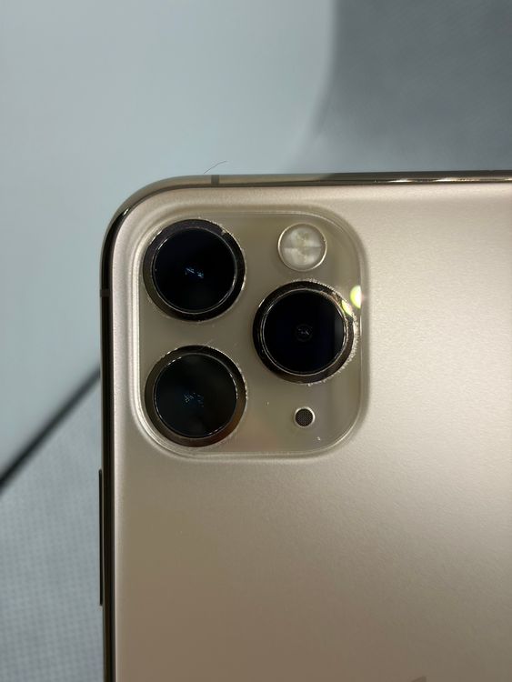 ���Хåƥ꡼89% SIM�ե꡼ iPhone11Pro 64GB �������