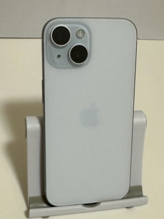 ���Хåƥ꡼86% SIM�ե꡼ iPhone15 128GB �֥롼