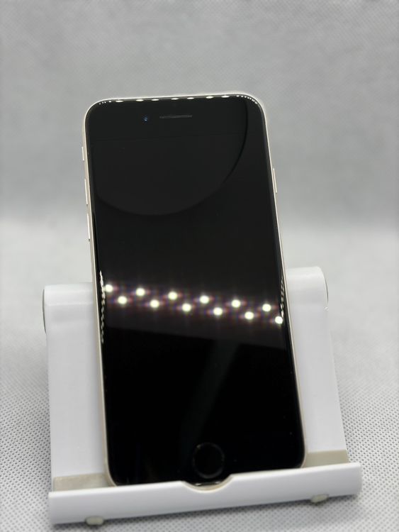 ������ SIM�ե꡼ iPhoneSE ��3���� 64GB �������饤��