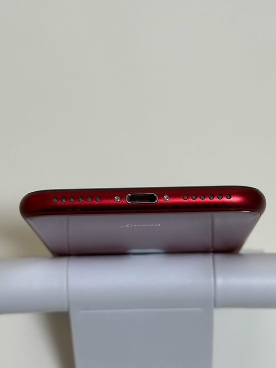 ���Хåƥ꡼90% SIM�ե꡼ iPhoneSE ��3���� 64GB ��å�