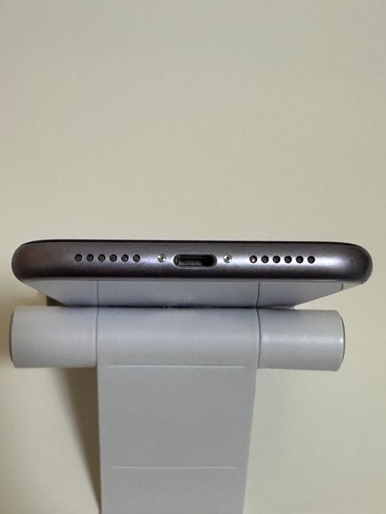 ���Хåƥ꡼95% SIM�ե꡼ iPhone11 64GB �ѡ��ץ�