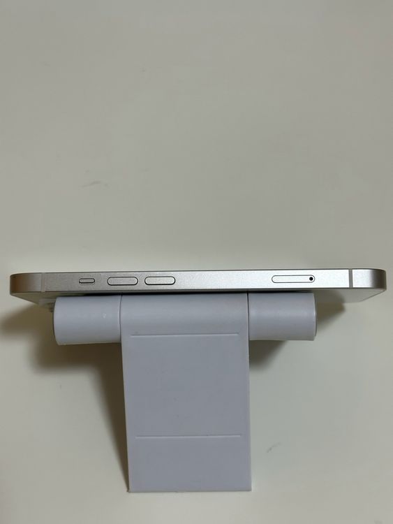 ���Хåƥ꡼100% SIM�ե꡼ iPhone14 128GB �������饤��
