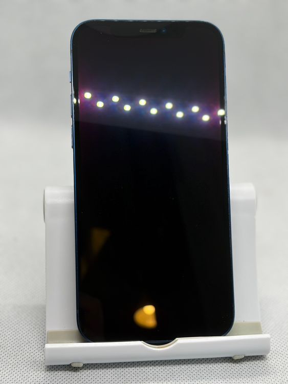 ��SIM�ե꡼ iPhone12 64GB �֥롼 �Хåƥ꡼82%