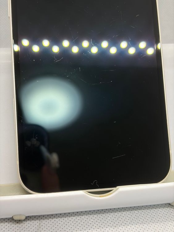 ���Хåƥ꡼84% SIM�ե꡼ iPhone13 128GB �������饤��
