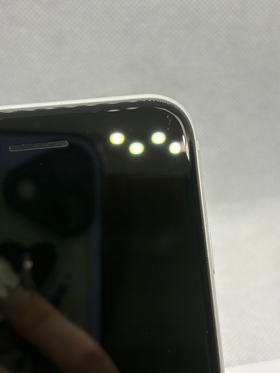 ������ SIM�ե꡼ iPhoneSE ��2���� 128GB �ۥ磻�� �Хåƥ꡼81%
