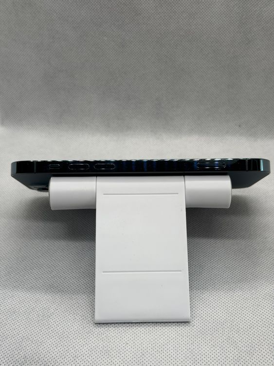 ���Хåƥ꡼100% SIM�ե꡼ iPhone12Pro 128GB �֥롼