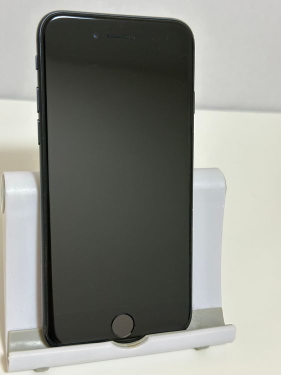 ���Хåƥ꡼85% SIM�ե꡼ iPhoneSE ��3���� 64GB �ߥåɥʥ���