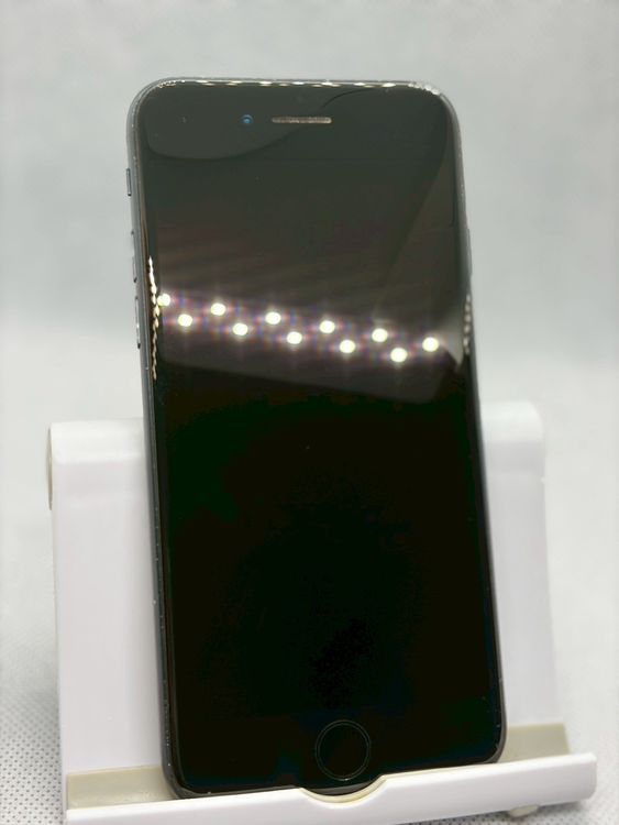 ���Хåƥ꡼82% SIM�ե꡼ iPhoneSE ��3���� 64GB �ߥåɥʥ���