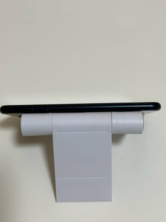 ��SIM�ե꡼ iPhoneSE ��3���� 128GB �ߥåɥʥ���