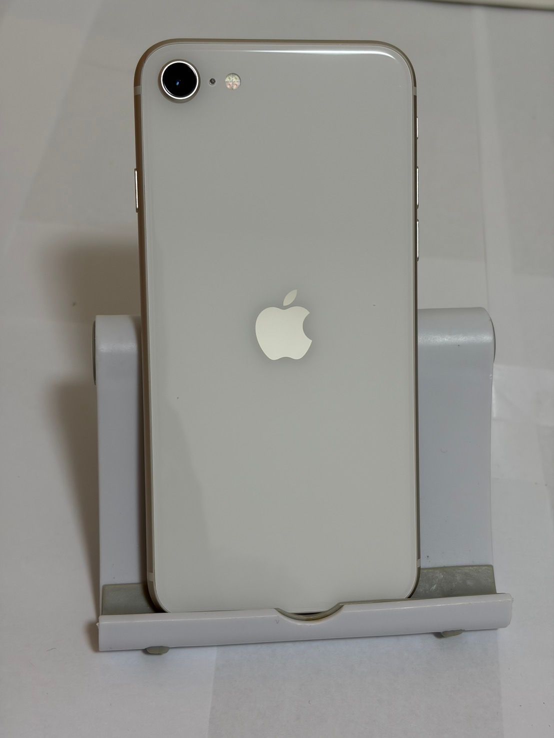 ムスビー｜○新品同様 バッテリー86% SIMフリー iPhoneSE 第3世代 64GB