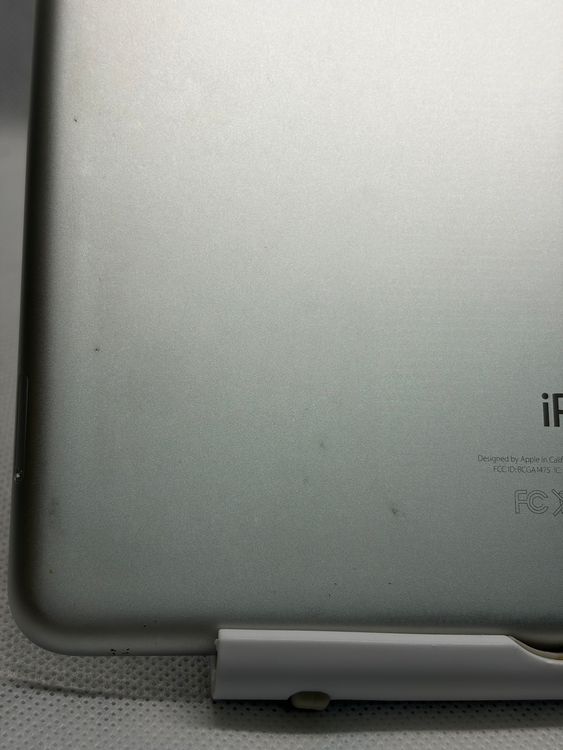 ���ϥԥͥ��ͥå� iPad Air 16GB ����С�