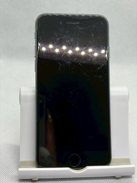 ���Хåƥ꡼84% SIM�ե꡼ iPhoneSE ��3���� 256GB �ߥåɥʥ���