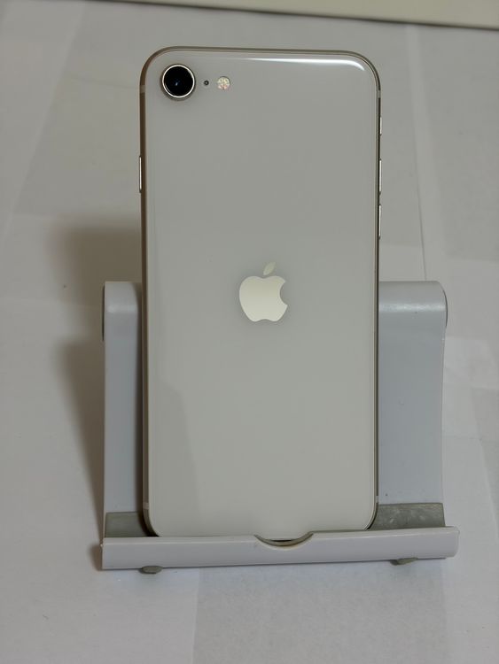 ���Хåƥ꡼84% SIM�ե꡼ iPhoneSE ��3���� 64GB �������饤��