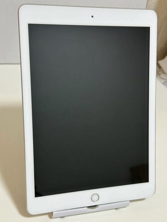 ���Хåƥ꡼97% iPad ��6���� 32GB ����С� Wi-Fi��ǥ�