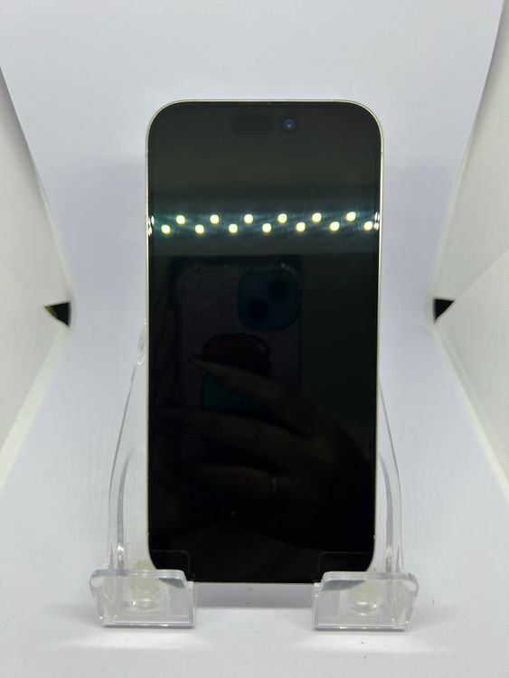 ��SIM�ե꡼ iPhone15Pro 256GB �ۥ磻�ȥ����˥���