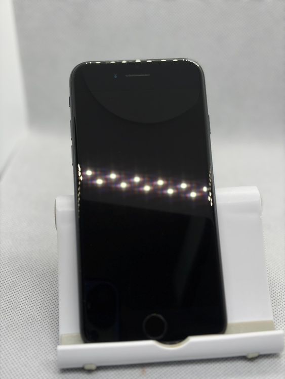 ���Хåƥ꡼87% Ķ���� SIM�ե꡼ iPhoneSE ��3���� 64GB �ߥåɥʥ���